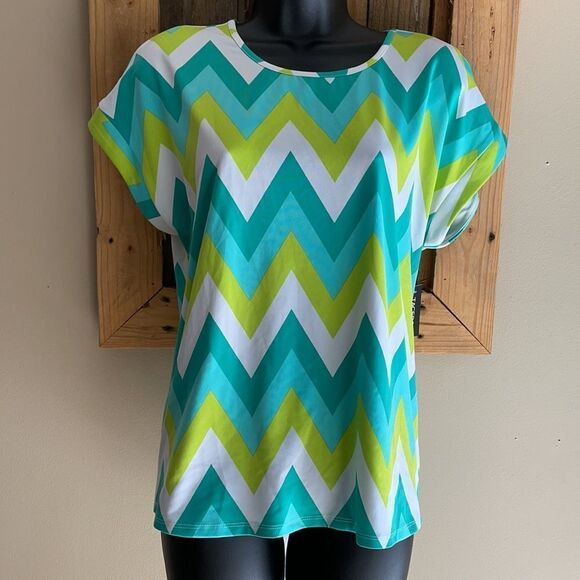NWT Tacera Chevron Pattern Short Sleeve Blouse Teal White Lime Green Size Small - Picture 2 of 12